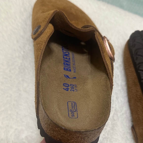Birkenstock women’s Mink Suede clogs. - Picture 5 of 5